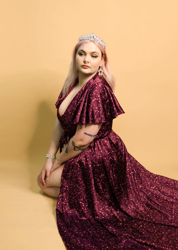 Hera Robe - Blood Moon Stellar